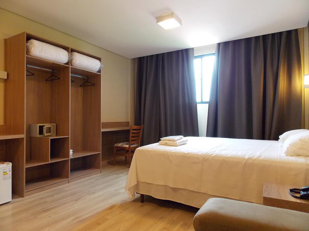Minas Platinum Hotel & Convention Conselheiro Lafaiete Quarto foto